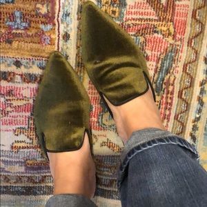 Velvet green pointy flats